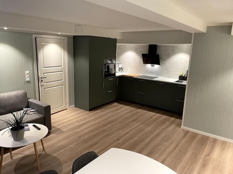 Lofoten - New Apartment, Close To Airport. เลคเนส ภายนอก รูปภาพ