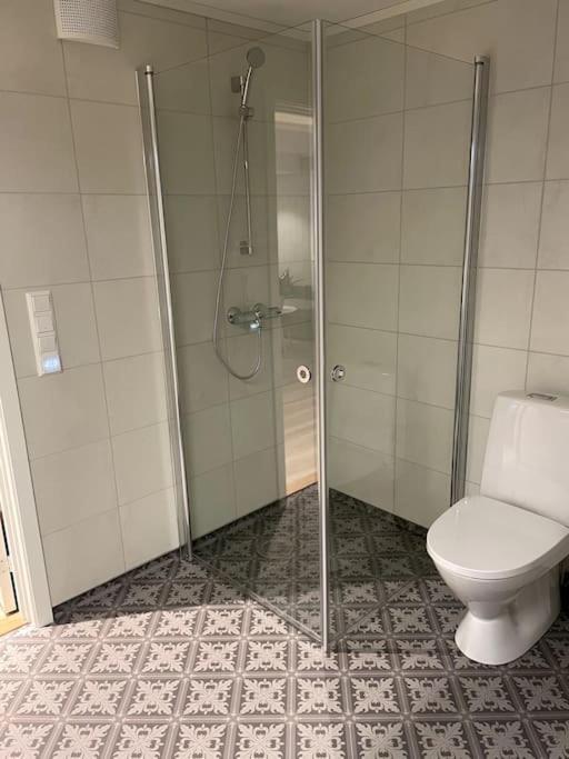 Lofoten - New Apartment, Close To Airport. เลคเนส ภายนอก รูปภาพ