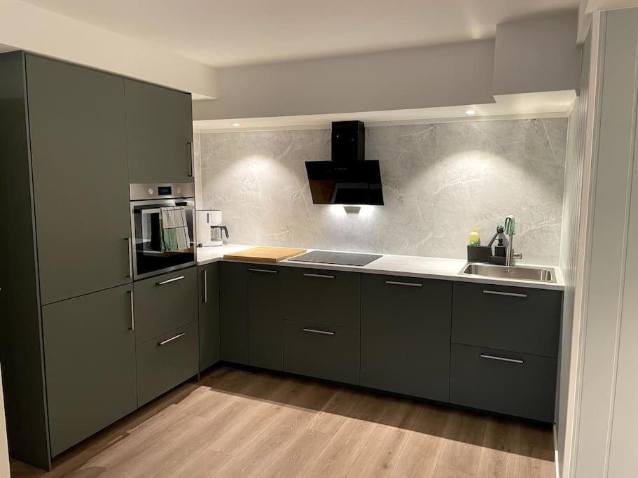 Lofoten - New Apartment, Close To Airport. เลคเนส ภายนอก รูปภาพ